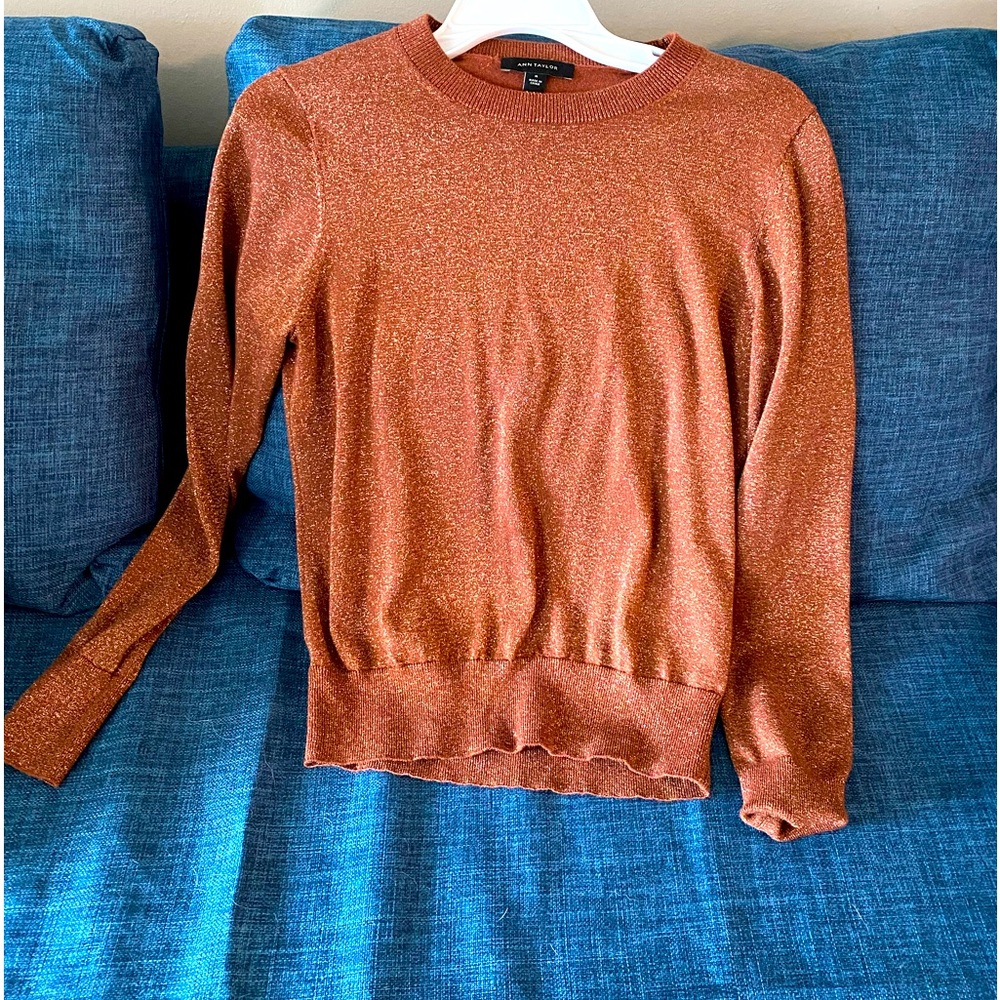 Anne Taylor medium sweater with shimmer. Copper color.